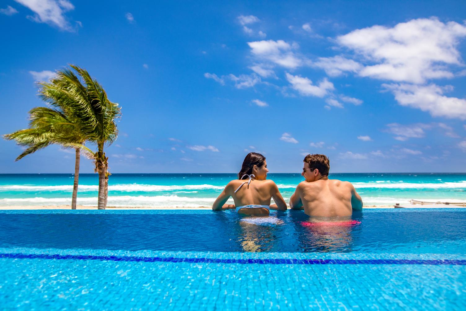 Junior Suite Fronte Spiaggia con 1 Letto King-Size e Accesso Piscina Diretto